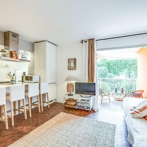 https://apartment-les-patios6.fr-provencehotel.com